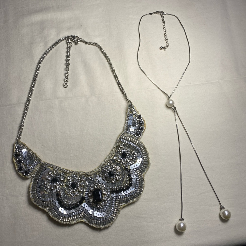 2 Elegant Silver and Pearl Necklace ⭐️